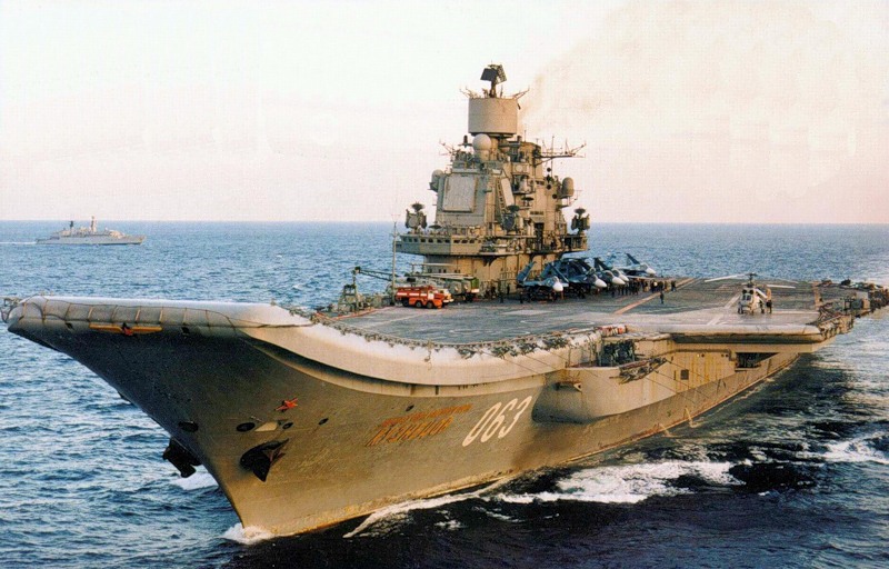 авианесущим крейсером