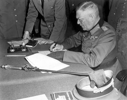 Описание: http://russian7.ru/wp-content/uploads/2014/12/Wilhelm_Keitel_Kapitulation.jpg