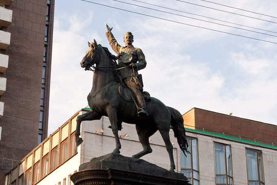 Памятник Николаю Щорсу