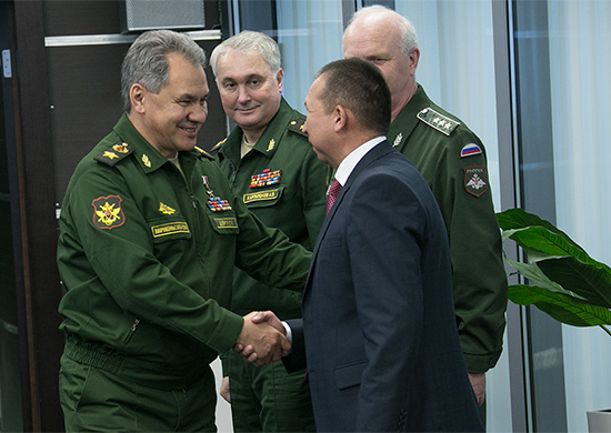  Ази