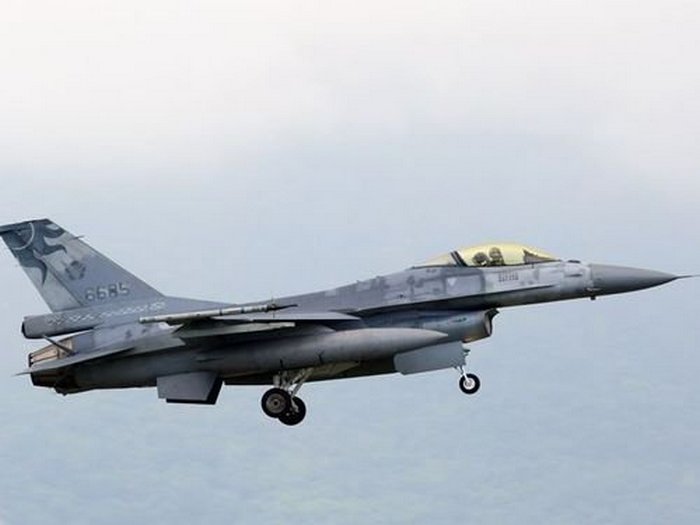 F-16