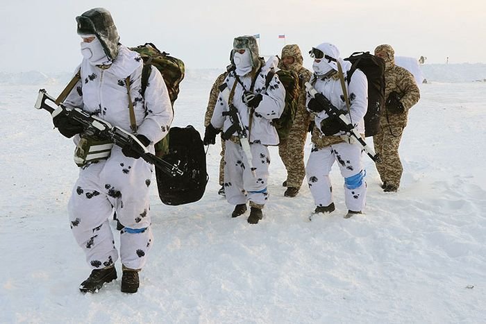 Российские десантники в Арктике