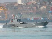 Десантный катер ”Д-156” во время выхода из Махачкалы.