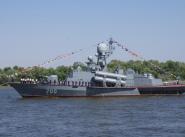 РКА ”Р-32” на своем первом параде по случаю Дня ВМФ России в Астрахани. 2010 год